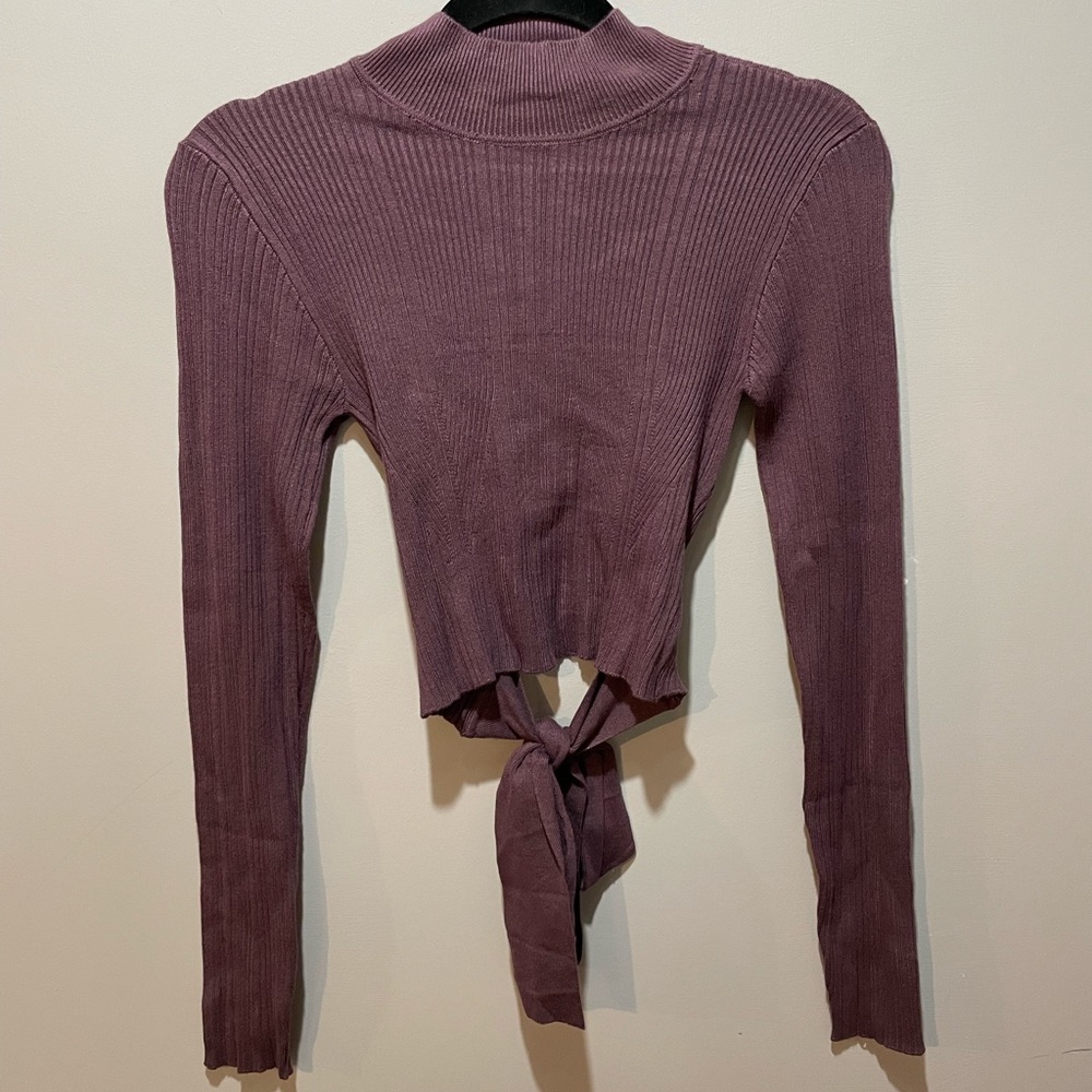 Open Back TurtleNeck - Picture 9 of 10